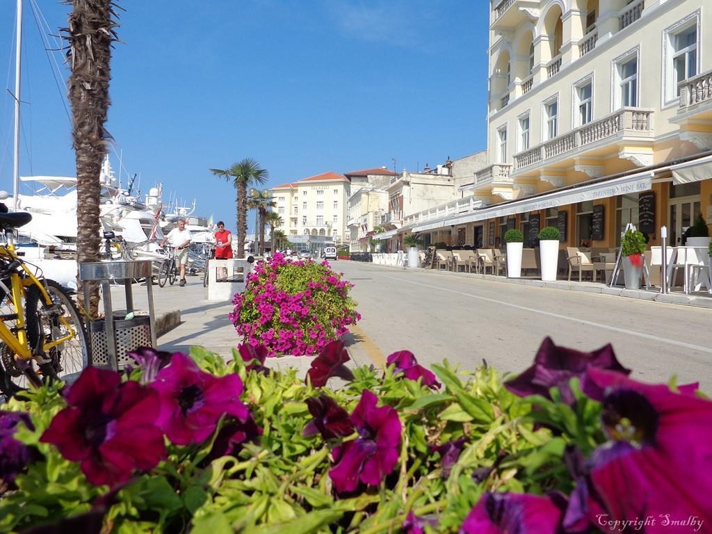 Apartments Mladenka Porec Esterno foto